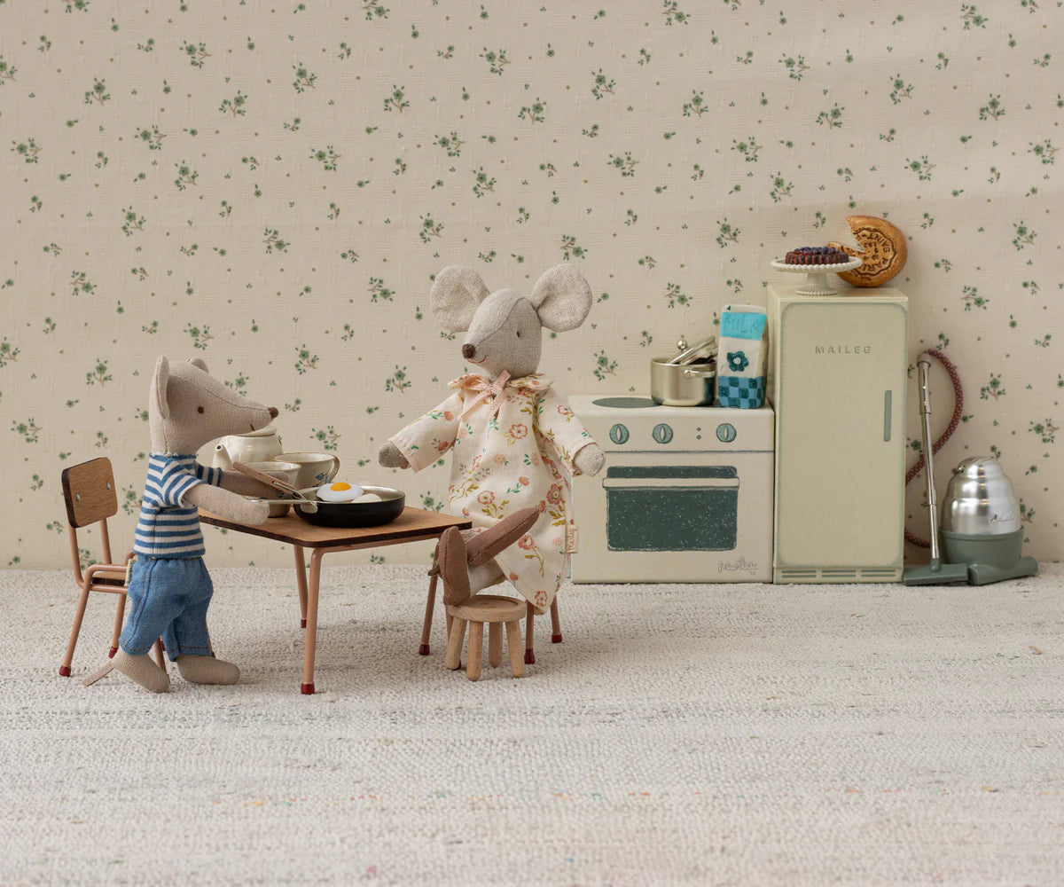 Juego de mesa y silla, Ratón - Polvo oscuro