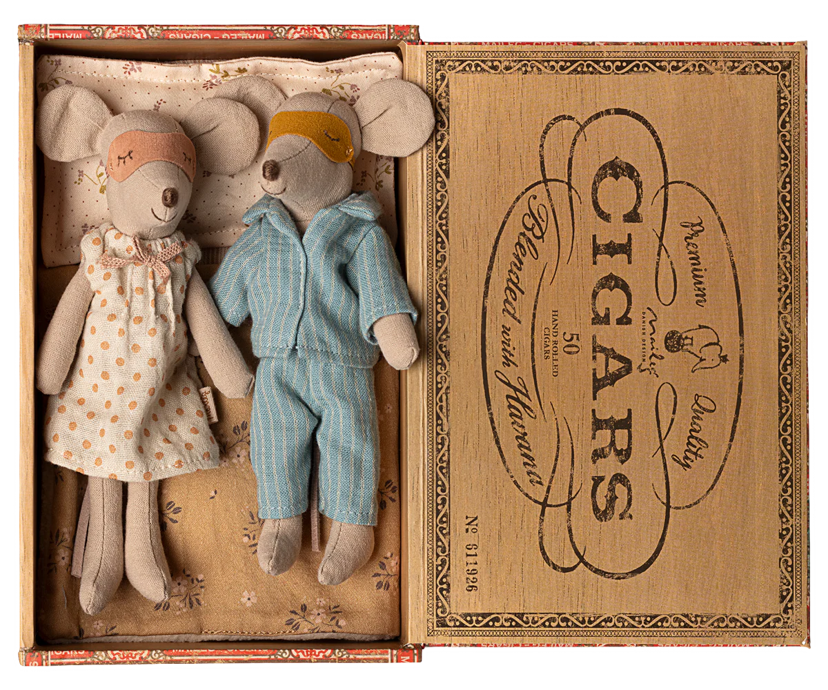 Mamá y papá ratón en caja de cigarros MAILEG
